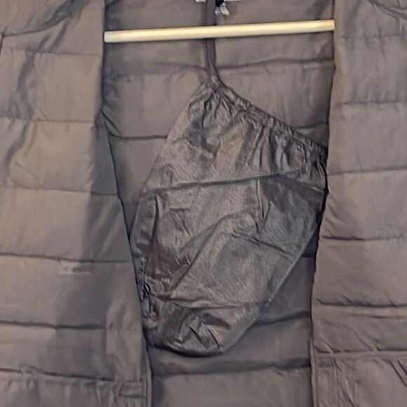 Amazon Men's Lightweight Water-Resistant Packable Hooded Puffer Jacket - Picture 9 of 10